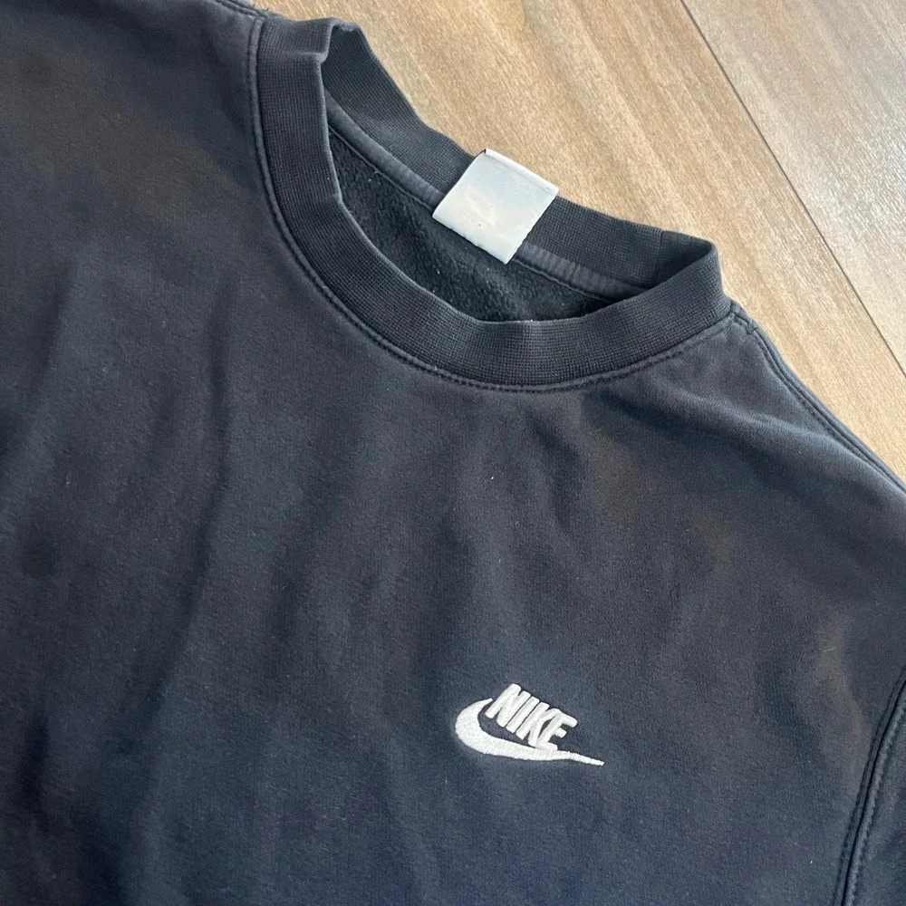 Nike Sportswear Club‎ Fleece Crewneck Sweatshirt Black Logo Graphic Size L